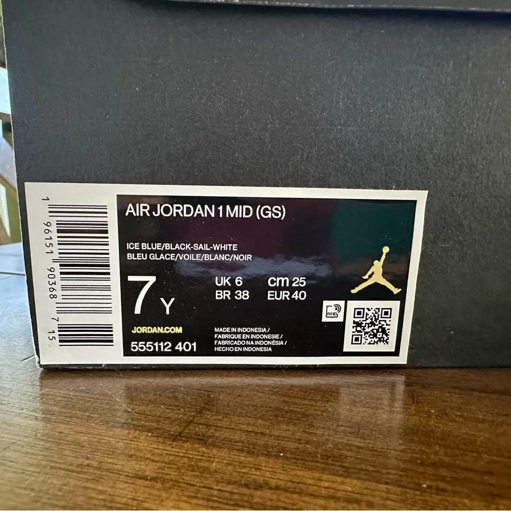 Nike, brand new, size 7Y, light blue - Picture 4 of 4